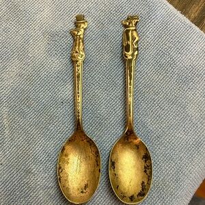 Vintage Huckleberry Hound and Yogi Bear and spoons